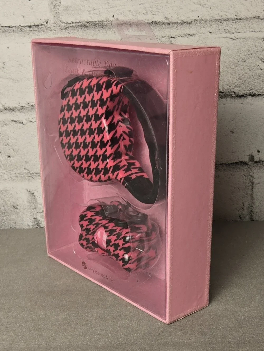 Pink Houndstooth Retractable Dog Leash Dispenser Set NIB